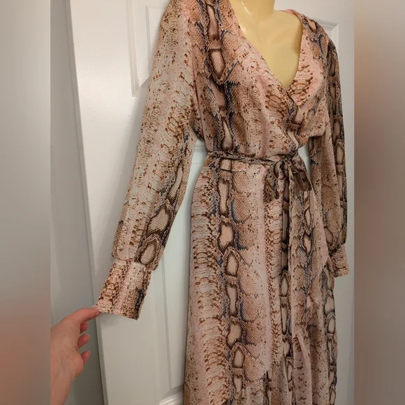True Wrap Maxi Dress by Bar III Python Snake Skin Print Sz XL - Picture 5 of 7